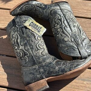 Corral Vintage Cowboy Boots NWT